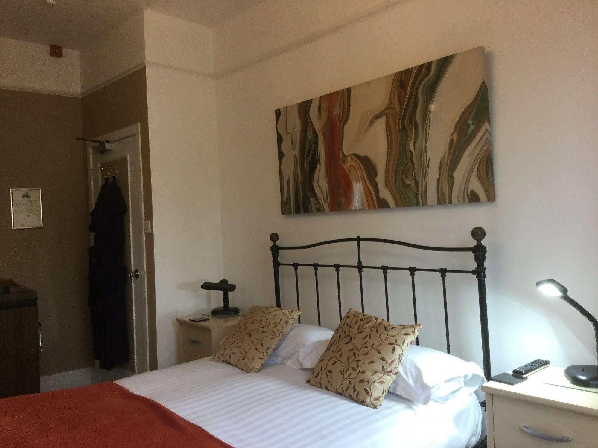 The Groveside Guest House 시드머스 외부 사진