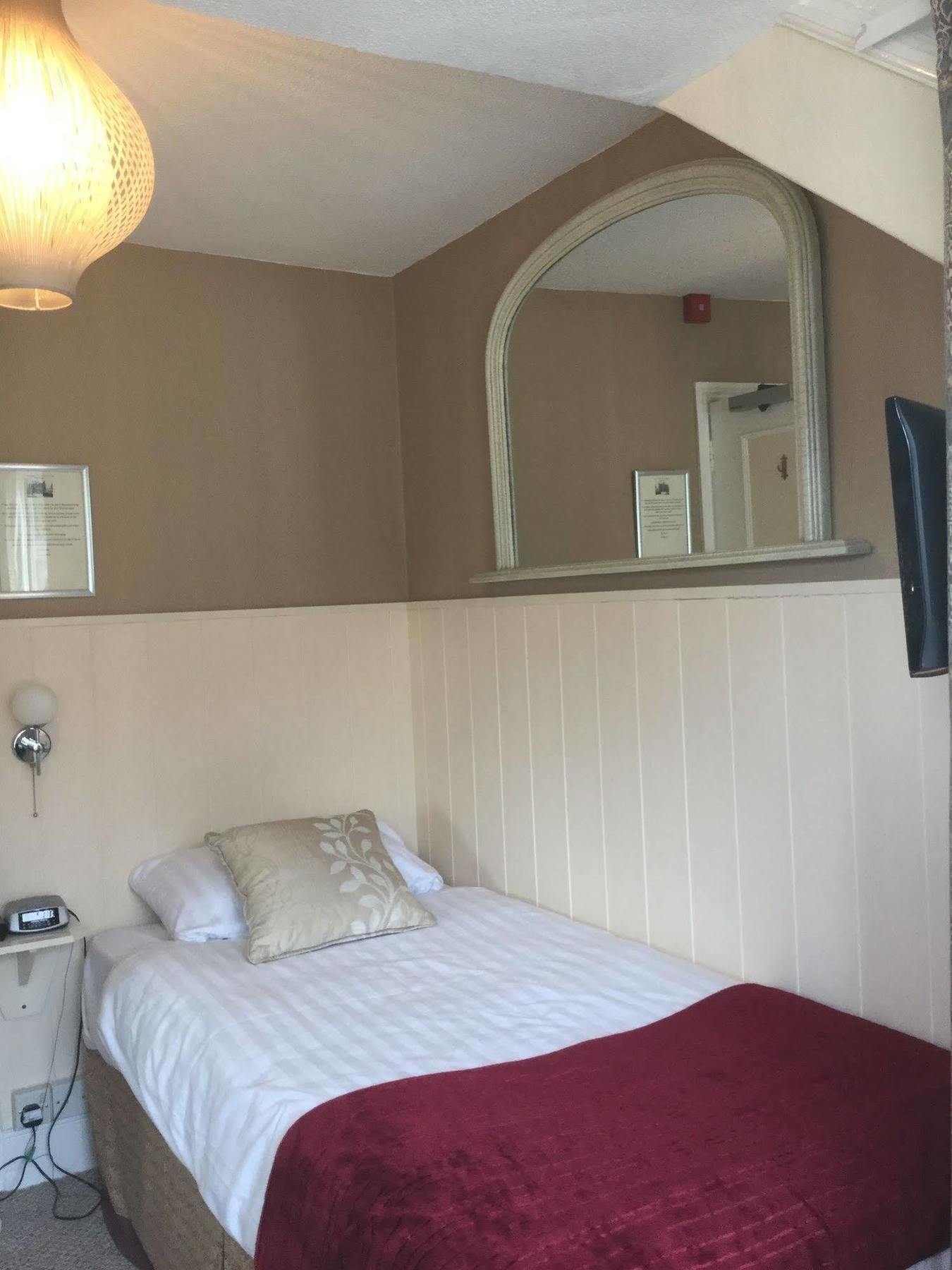 The Groveside Guest House 시드머스 외부 사진